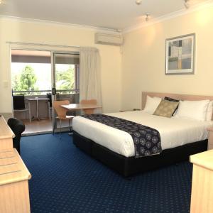 Executive Suite with Spa Bath