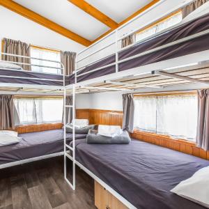 Standard 2 Bedroom Cabin - Sleeps 6