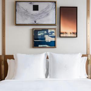 Executive Corner Suite with River View - Accessible