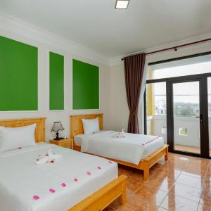 Deluxe Twin Room ( 2 Adults + 1 child ) free early check in