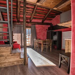 Apartment with Mountain View Traverses