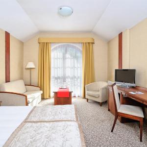 Large Double Room