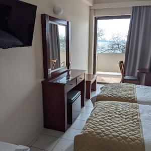 Deluxe Double or Twin Room with Sea View