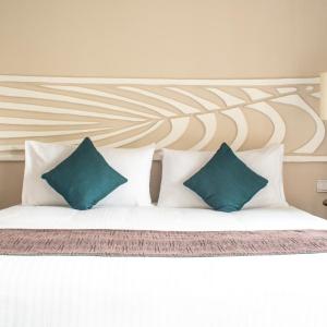 Deluxe Double or Twin Room with Pool View