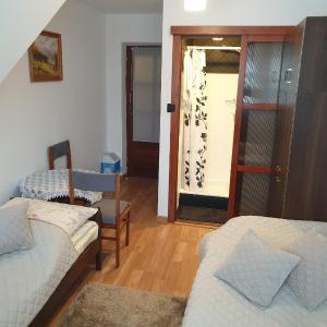 Twin Room with Private External Bathroom and Mountain View
