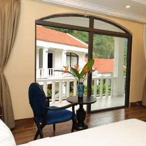 Junior Suite with Mountain View