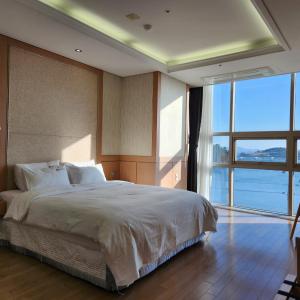 Deluxe Double Room with Sea View