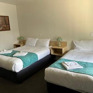 Twin Room with Private Bathroom