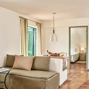 Superior Family Apartment with Side Sea View 