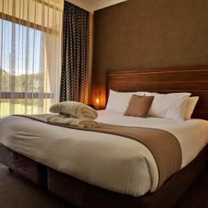1 King Bed, 1 Bedroom Apartment