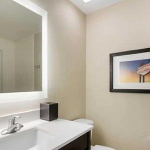 King Room - Accessible/Non-Smoking