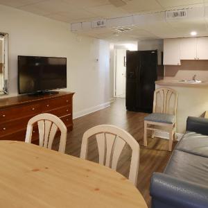Two-Bedroom Suite - Sea View