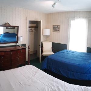 Double Room with Shared Bathroom