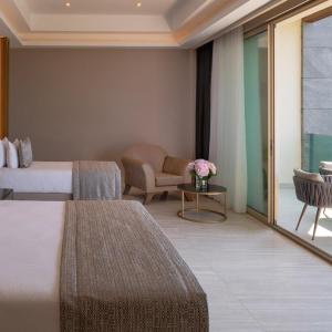 Corner Deluxe Room