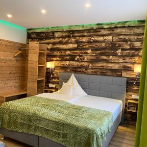 Double Room with Balcony (2 Adults + 1 Child)
