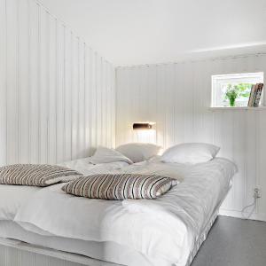 One-Bedroom Cottage