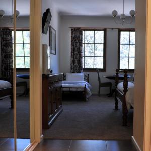 Premier Queen Room