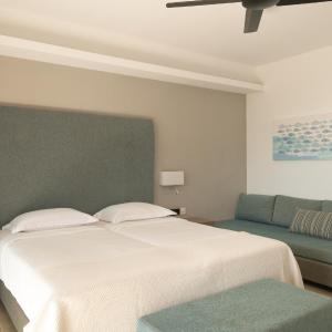 Junior Suite with Sea View - Private Pool (min. Age 8 Years Old)