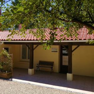 Cottage (4 Adults)