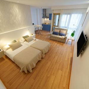 One-Bedroom Apartment with Partial Sea View