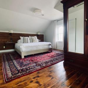 Signature Room, 1 King, Fireplace