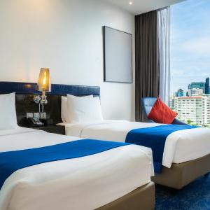 Standard Twin Room with City View