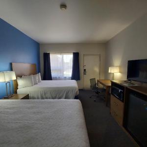 Deluxe Queen Room with Two Queen Beds