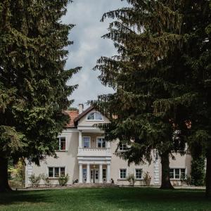 Villa with Garden View