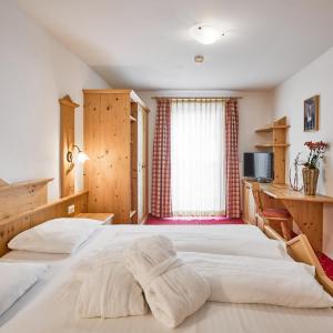 Budget Double Room with North Balcony 