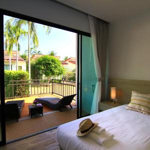 Superior Twin Room with Pool Access