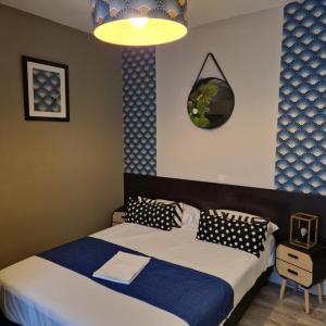 Double Room with Shared Toilet