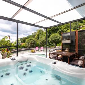 Suite with Jacuzzi