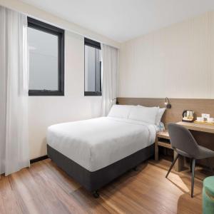 Double Room with Roll-in Shower - Disability Access/Non-Smoking