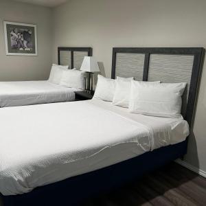 Deluxe Queen Room with Two Queen Beds