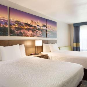 Queen Room with Two Queen Beds - Non-Smoking
