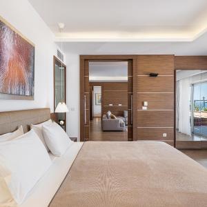 Imperial 2-Bedroom Suite Waterfront