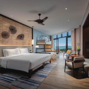 1 King 1 Bunk Standard Ocean View Kids Theme Balcony
