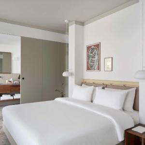 Penthouse Suite with Terrace and Lycabettus View