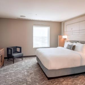 One-Bedroom King Suite with Balcony, Roll-In Shower and Sofa Bed - Mobility Access