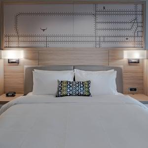 King Suite with Balcony, Conference Space and Trundle Sofa - Hearing Accessible
