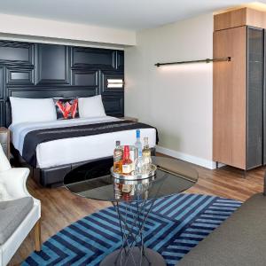 King Studio Suite