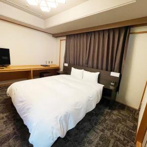 Deluxe Japanese Style room with 1 Double Bed and 4 Futons