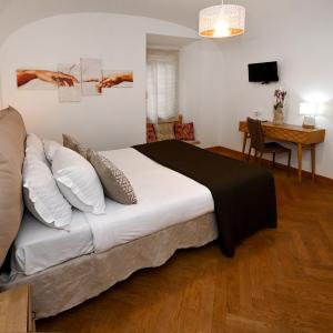 Double Room with Private External Bathroom