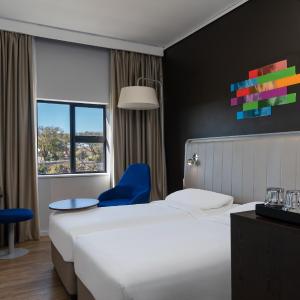 Standard Room - Pool Facing