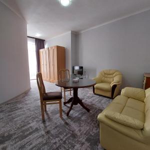 One-Bedroom Suite