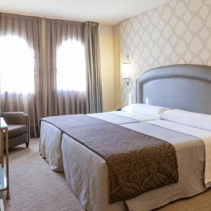 Double Room with Extra Bed (3 Adults)