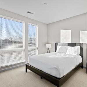 Three Bedroom Apartment with Balcony