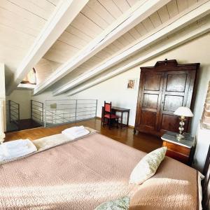 One-Bedroom Suite with Sofa Bed