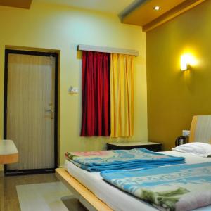 Basic Triple Room