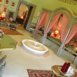 Imperial Suite Mountain View with Complimentary Two-way Airport Transfer, 10% off on food & beverages with a Buffet spread,  Complimentary Laundry service for upto 2 clothing item(s) 